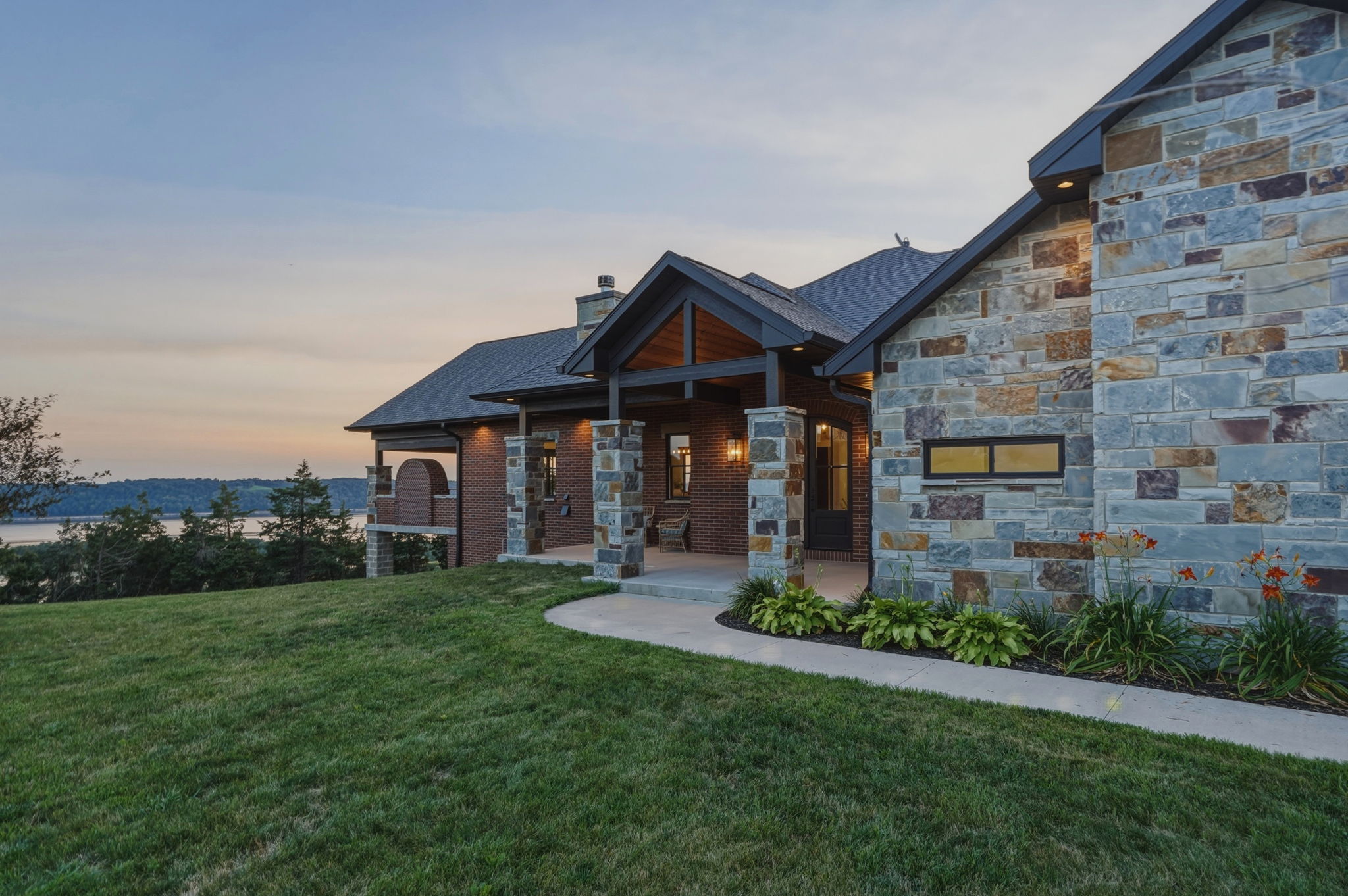1597 Bluff Hollow Trail, Hazel Green, photo 4