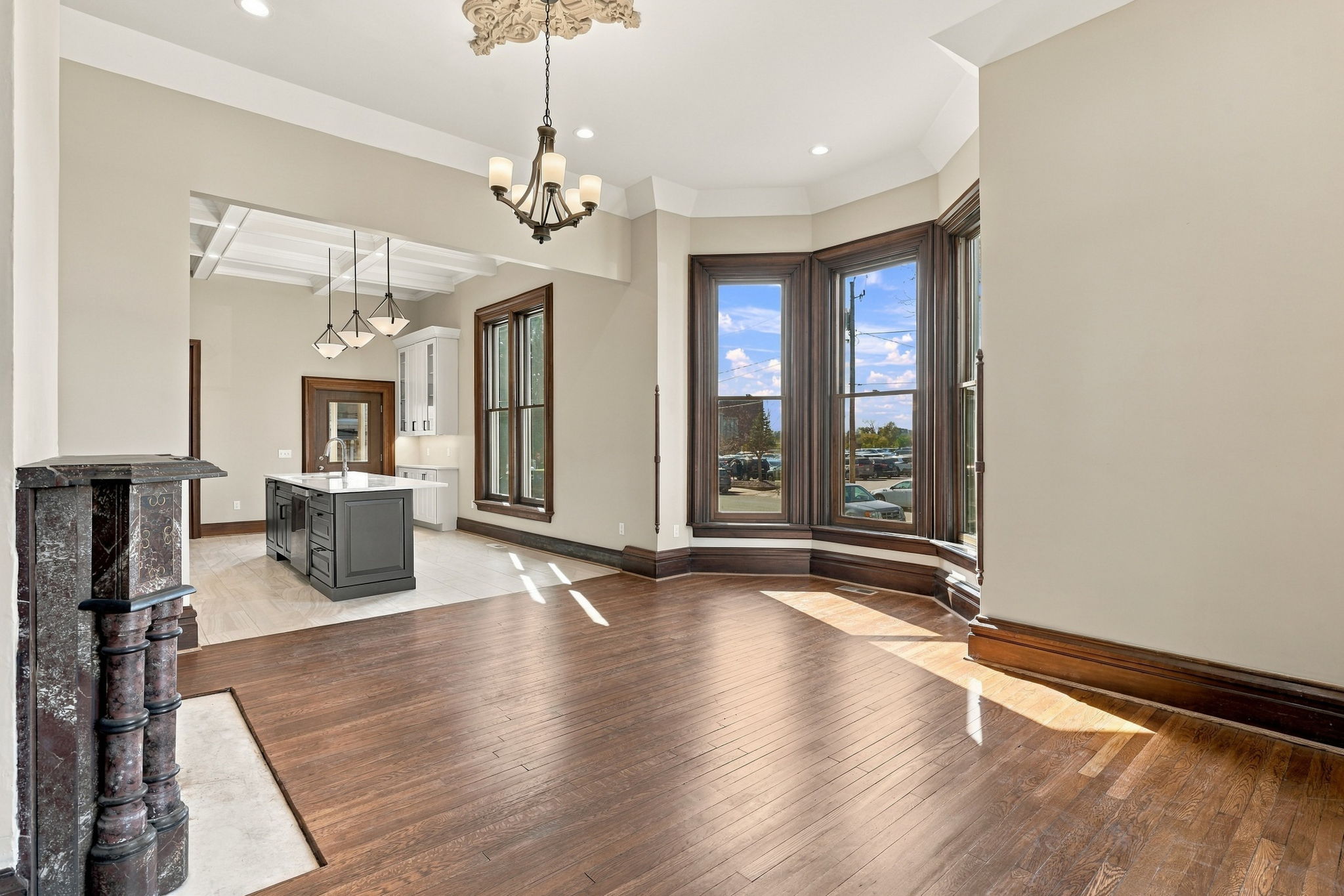 890 W 3rd St, Dubuque, photo 9